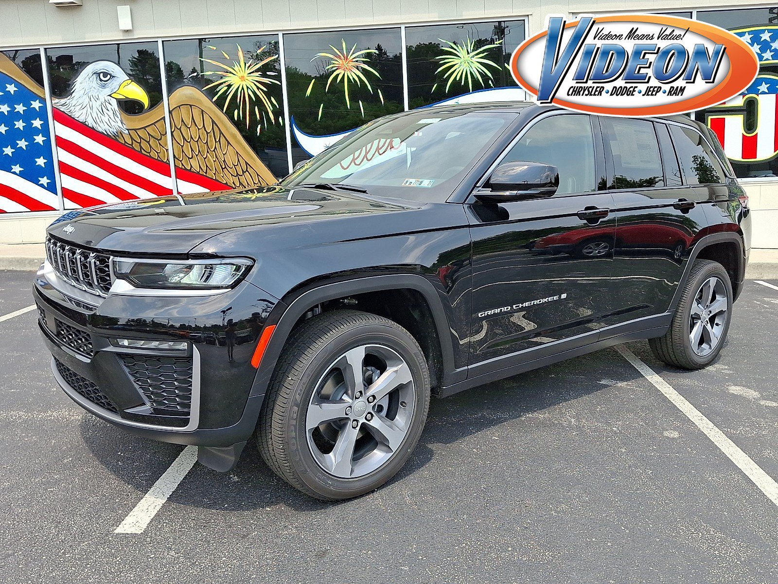 New 2026 Jeep Grand Cherokee Limited w/ Trailer Tow Package AWD/4WD image 1
