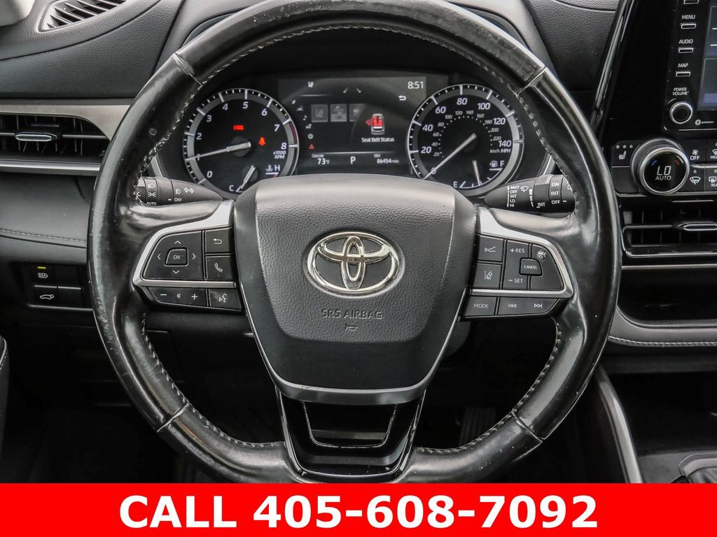 Used 2021 Toyota Highlander XLE AWD/4WD image 28