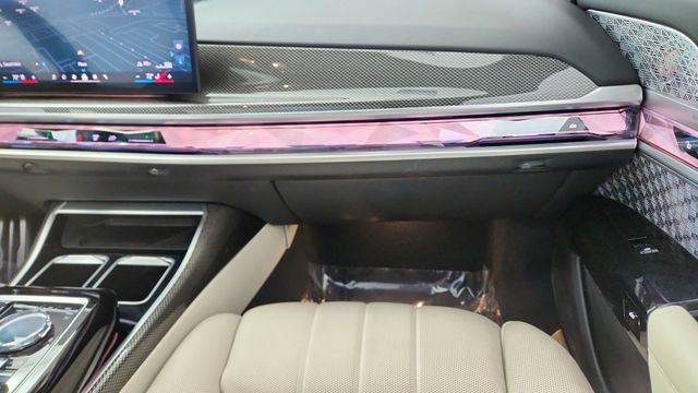 Used 2023 BMW i7 xDrive60 w/ Executive Package 2 image 37