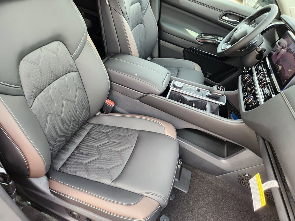 New 2026 Nissan Pathfinder Platinum w/ Cargo Package AWD/4WD image 11