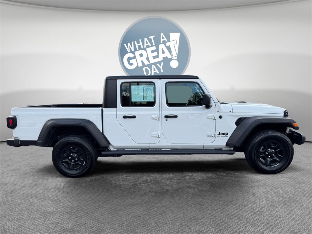 Used 2023 Jeep Gladiator Sport image 10
