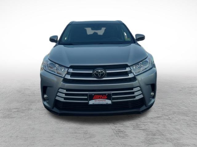 Used 2019 Toyota Highlander XLE AWD/4WD image 2