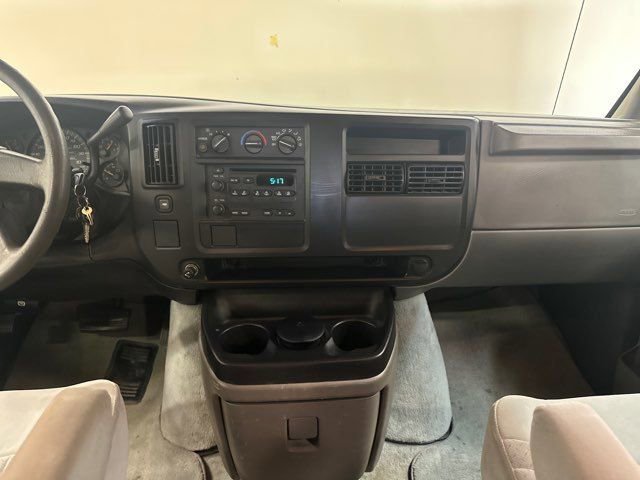 Used 2003 Chevrolet Express 1500 w/ Preferred Equipment Group 3 image 23