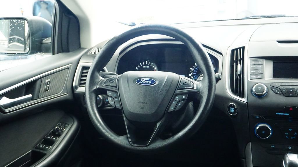 Used 2018 Ford Edge SE image 23
