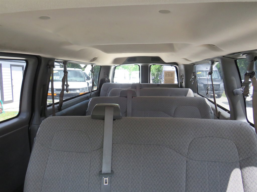 Used 2015 Chevrolet Express 3500 LT w/ LT Preferred Equipment Group RWD image 5