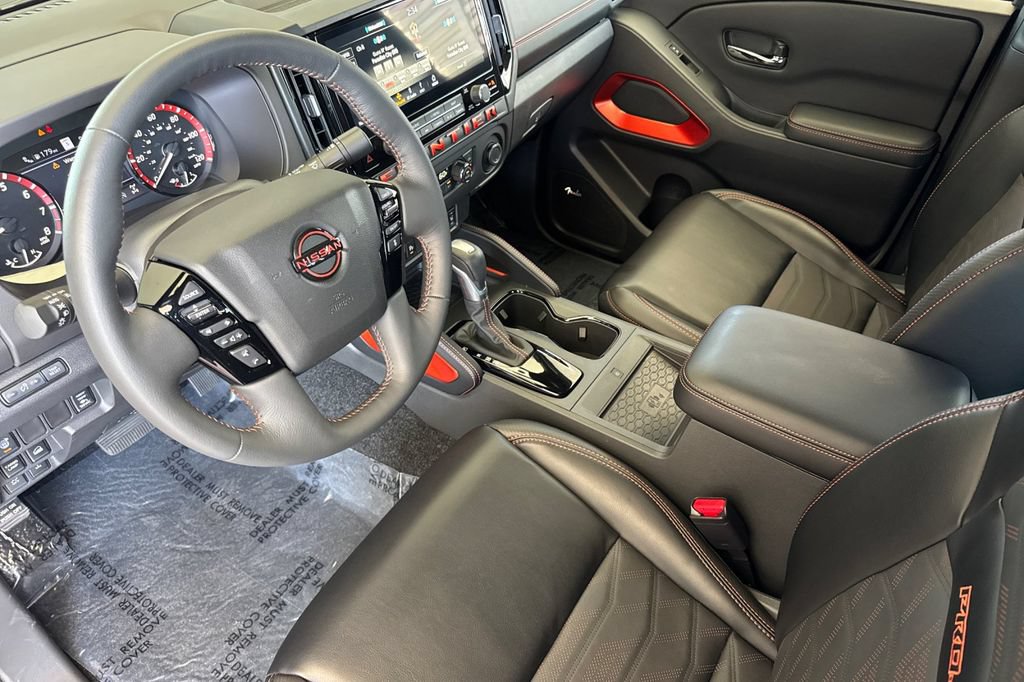 Used 2025 Nissan Frontier PRO-4X w/ Pro Premium Package AWD/4WD image 9
