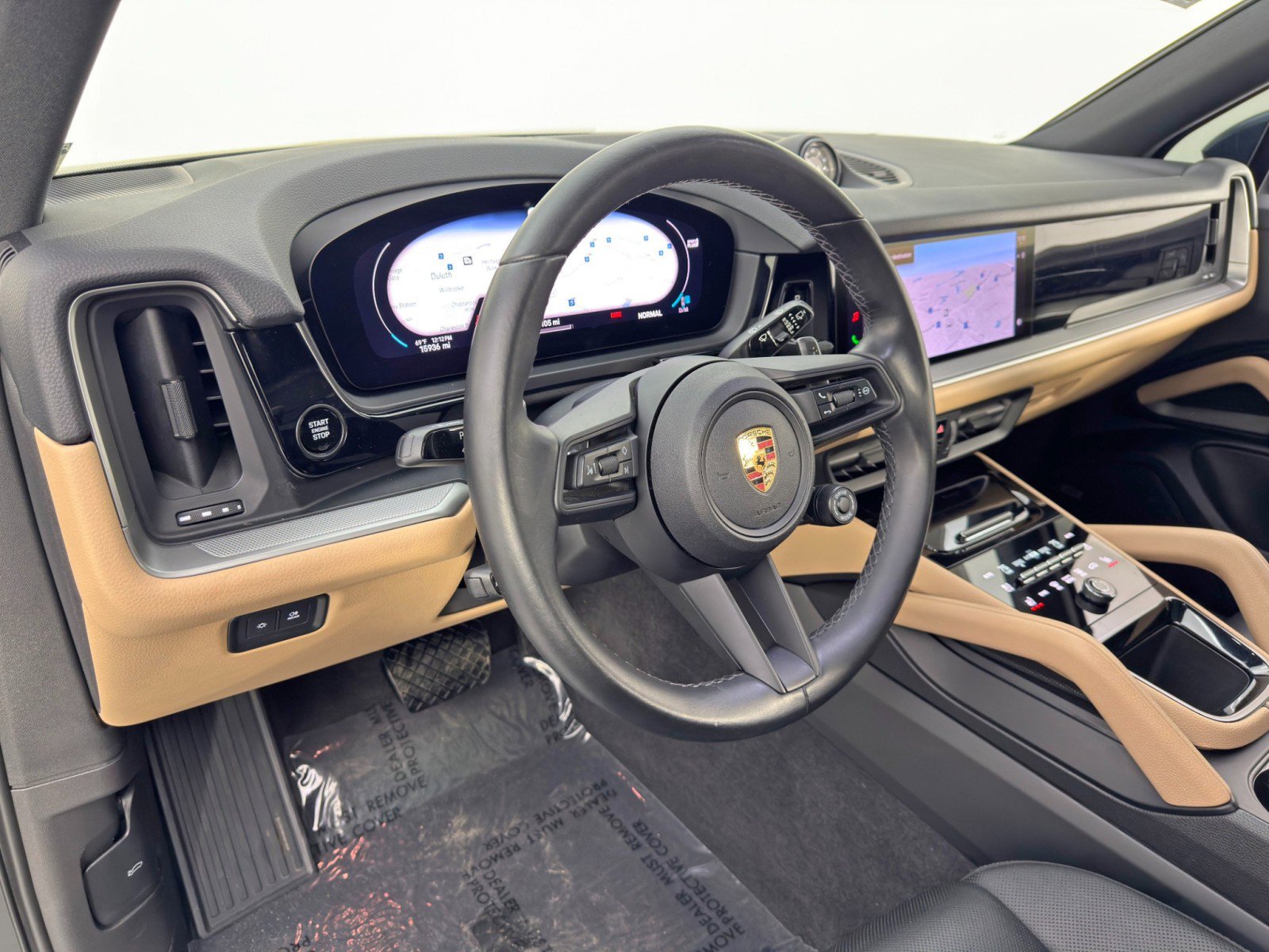 Used 2024 Porsche Cayenne w/ Sport Chrono Package image 14