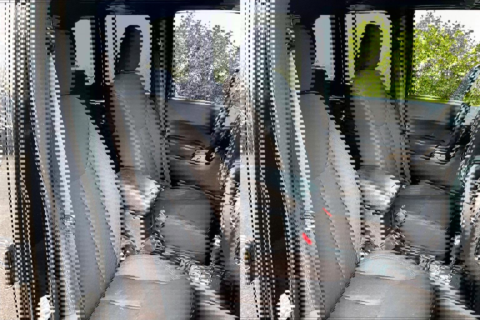 Used 2018 Jeep Wrangler Unlimited Sport w/ Connectivity Group image 7