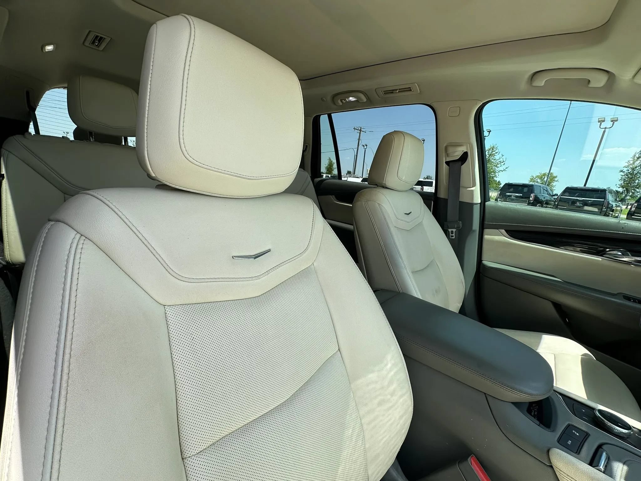 Used 2020 Cadillac XT6 Premium Luxury FWD image 23