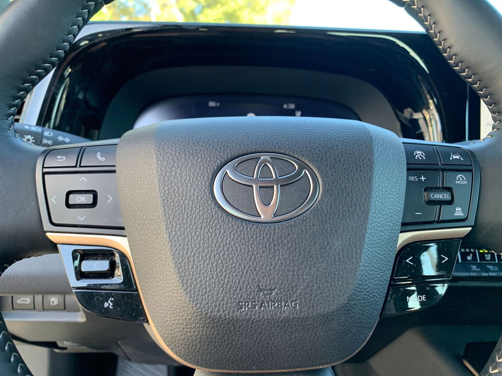 Used 2025 Toyota Crown XLE image 28