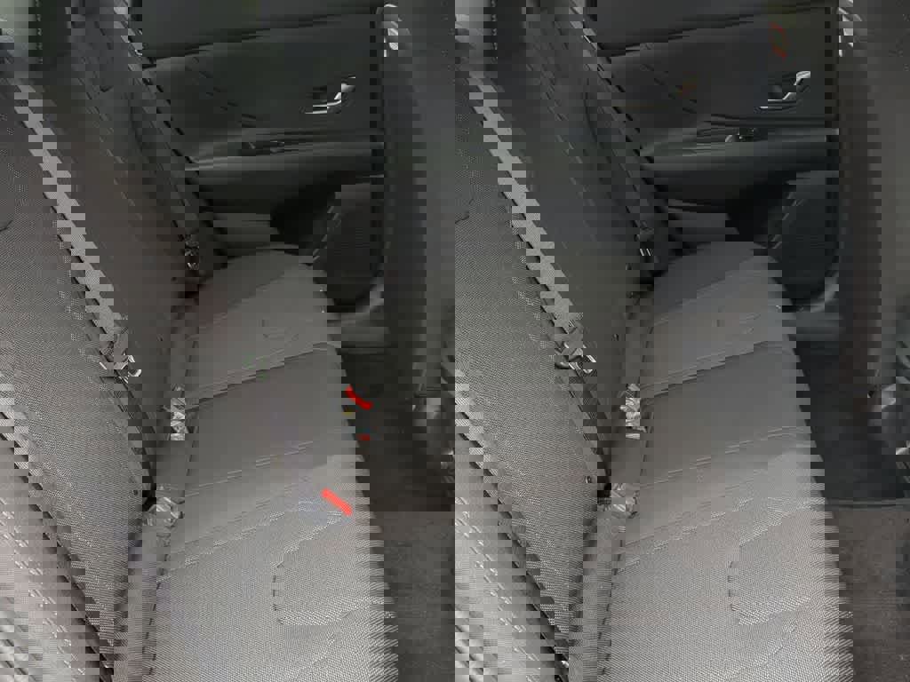 New 2025 Hyundai Elantra SE image 21