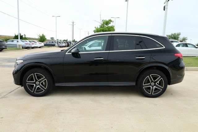 Used 2026 Mercedes-Benz GLC 300 image 4