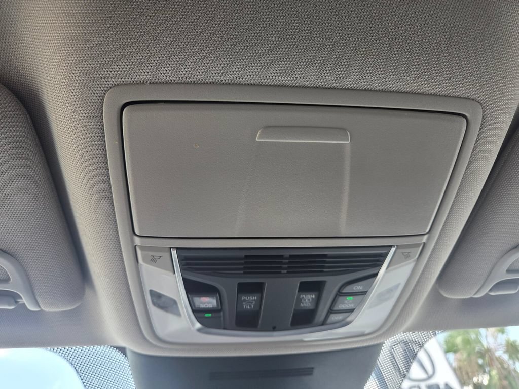 Used 2025 Acura MDX FWD image 19