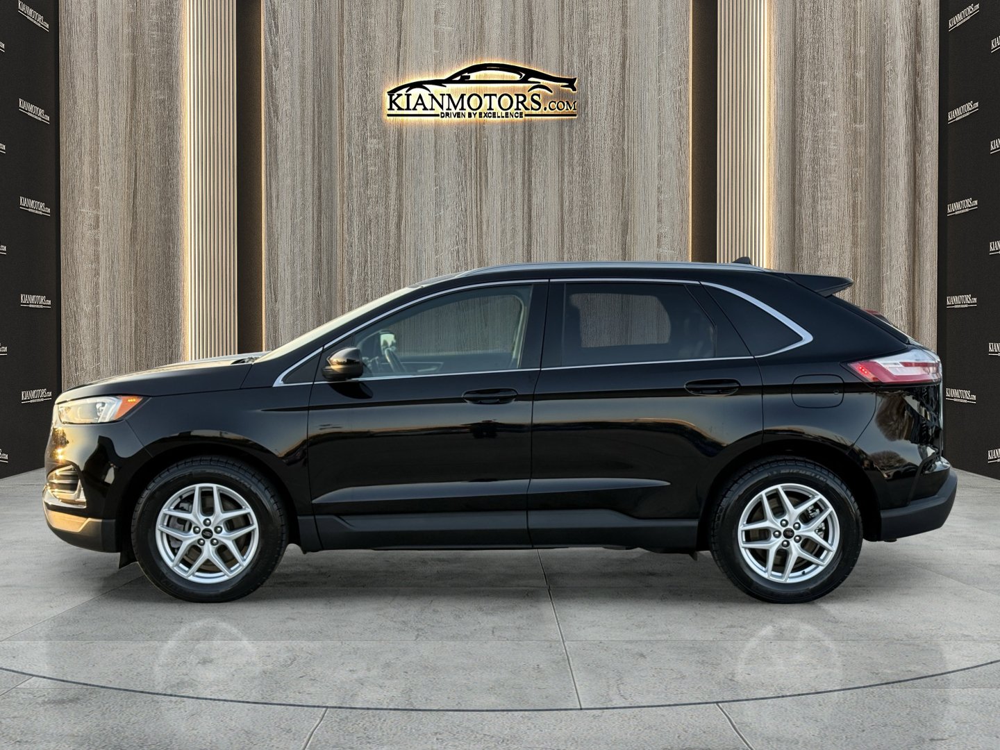 Used 2023 Ford Edge SEL w/ Convenience Package AWD/4WD image 4