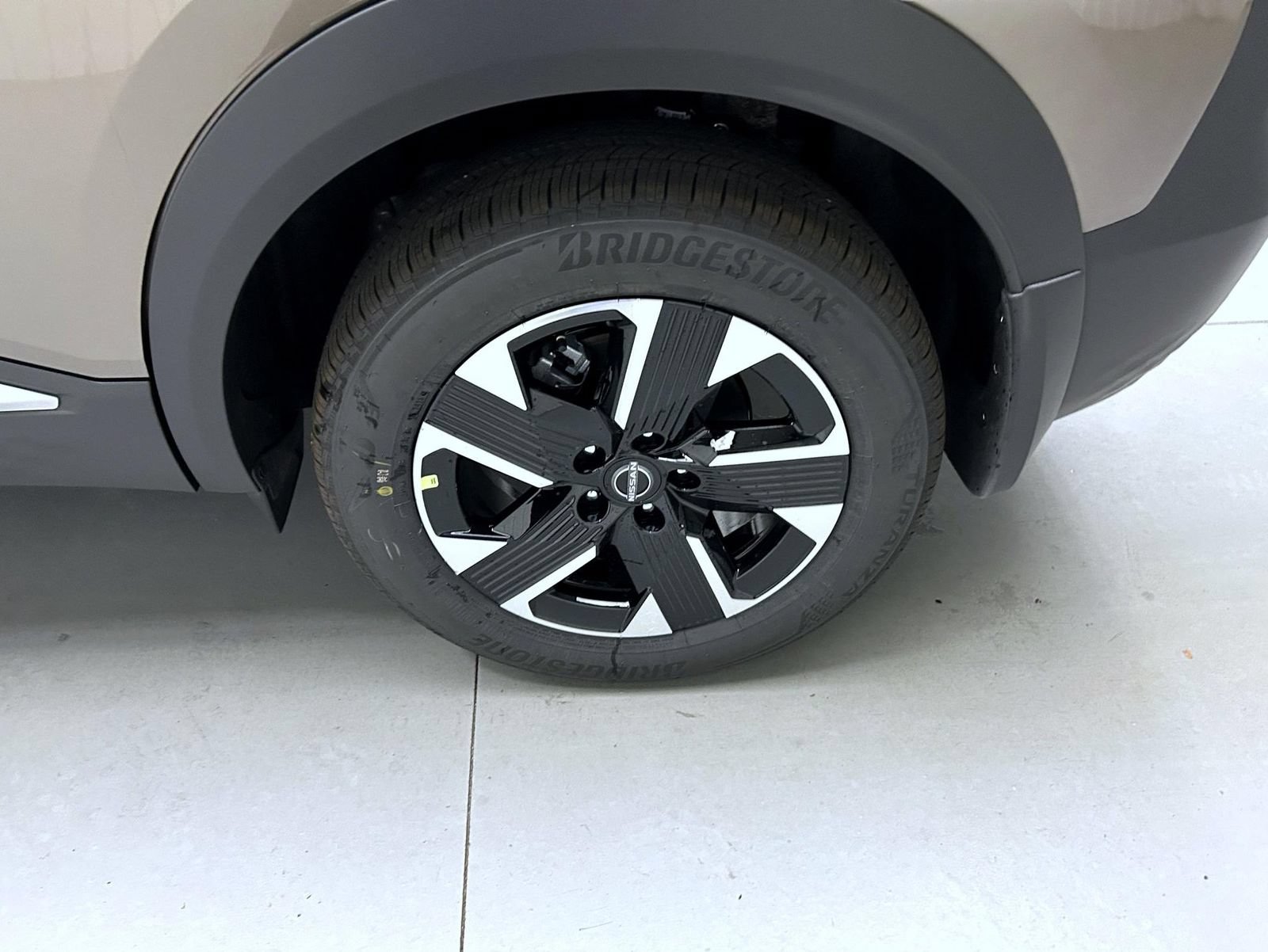 New 2027 Nissan Kicks SV AWD/4WD image 22