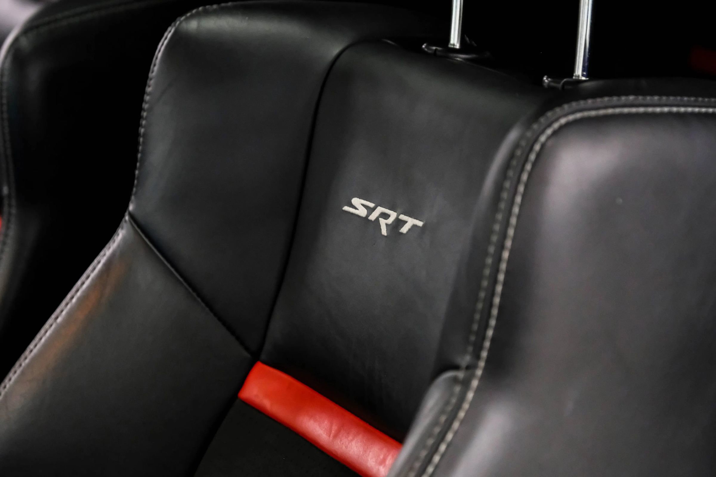 Used 2009 Dodge Challenger SRT8 w/ SRT Option Group II RWD image 25