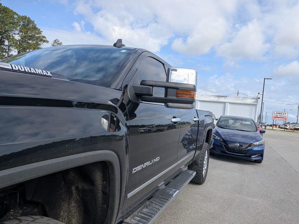 Used 2019 GMC Sierra 2500 Denali w/ Duramax Plus Package AWD/4WD image 4