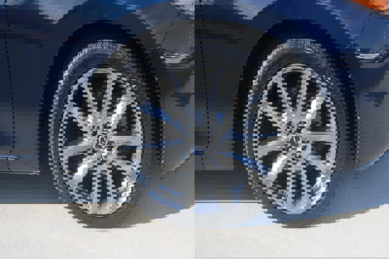 Used 2018 MAZDA MAZDA3 Touring image 11