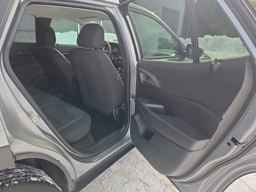 Used 2024 Chevrolet Trax LS image 22