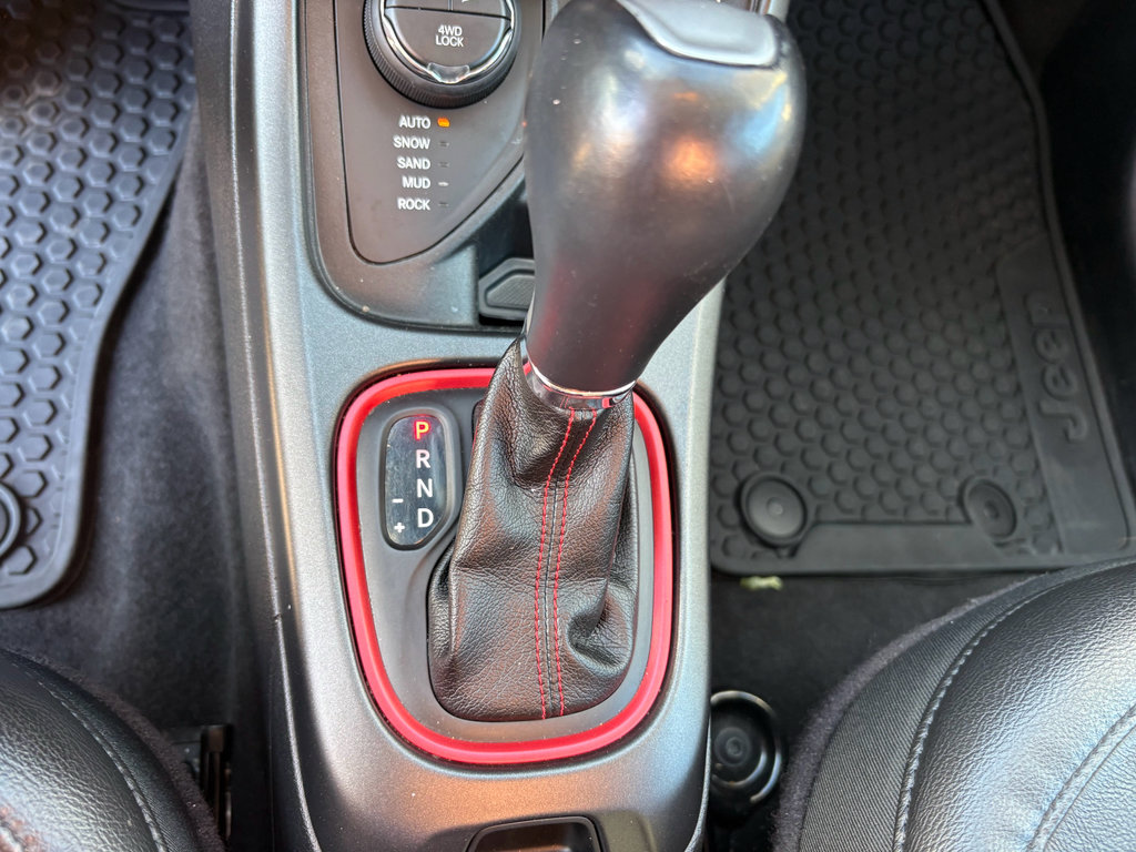Used 2018 Jeep Compass Trailhawk w/ Leather Interior Group AWD/4WD image 22