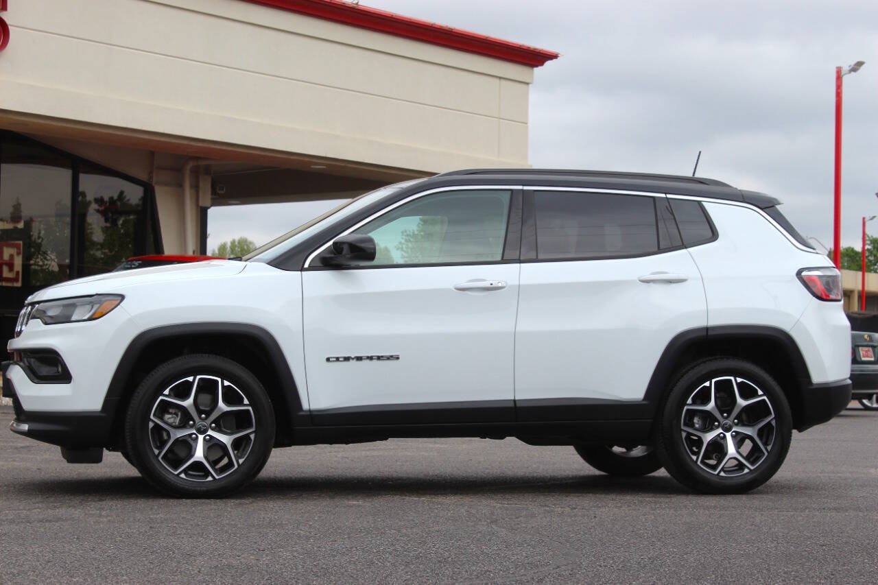 Used 2025 Jeep Compass Limited AWD/4WD image 6