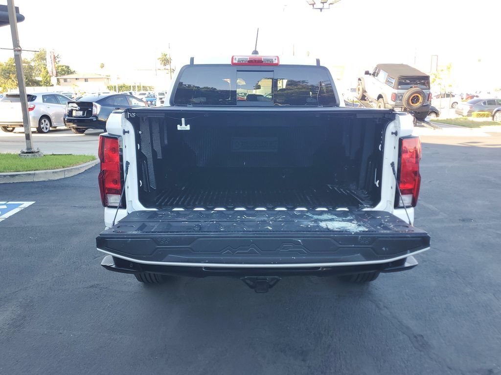 Used 2024 Chevrolet Colorado W/T w/ Technology Package RWD image 10