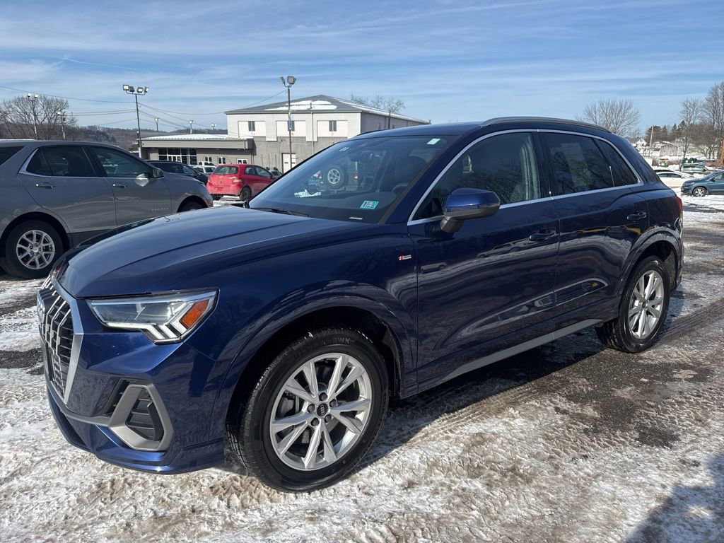 Used 2025 Audi Q3 2.0T Premium image 4