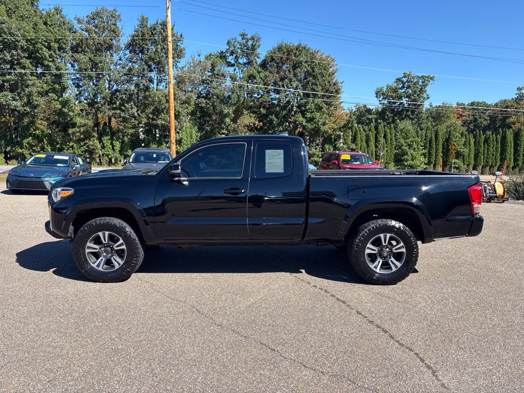 Used 2017 Toyota Tacoma TRD Sport w/ Tow Package AWD/4WD image 3