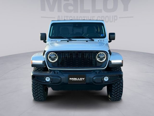 Used 2024 Jeep Gladiator Sport image 8