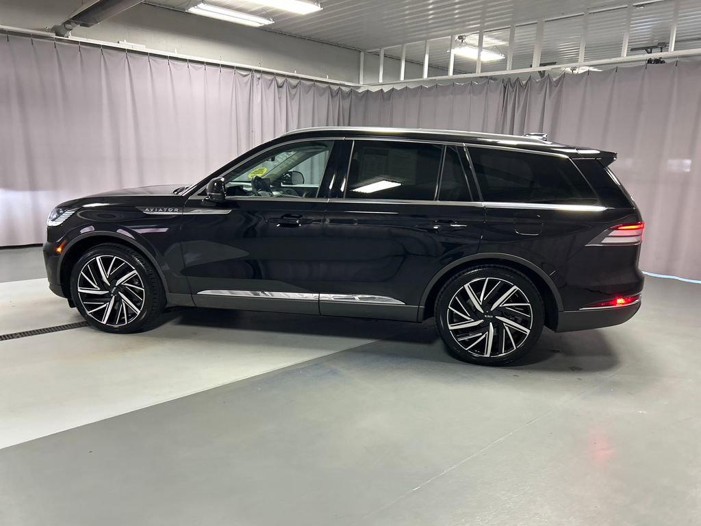 Used 2025 Lincoln Aviator Reserve w/ Equipment Group 201A image 4