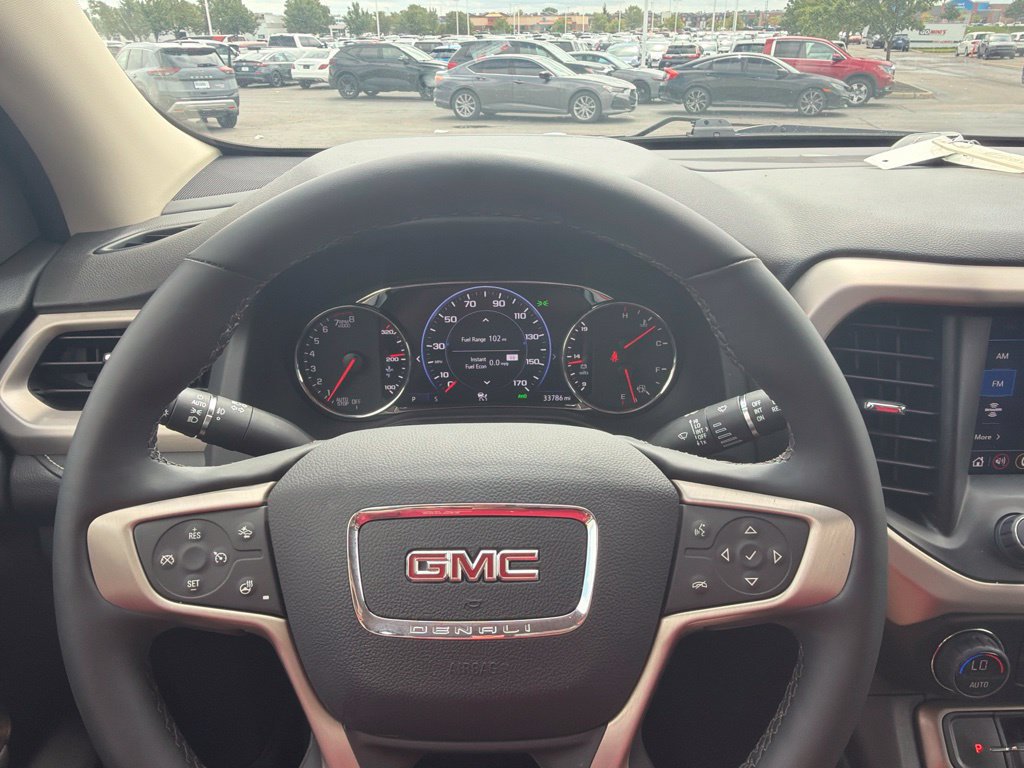 Used 2023 GMC Acadia Denali w/ Denali Ultimate Package AWD/4WD image 13