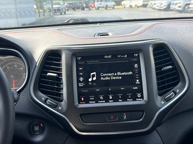 Used 2022 Jeep Cherokee Trailhawk w/ Sound & Nav Group AWD/4WD image 17