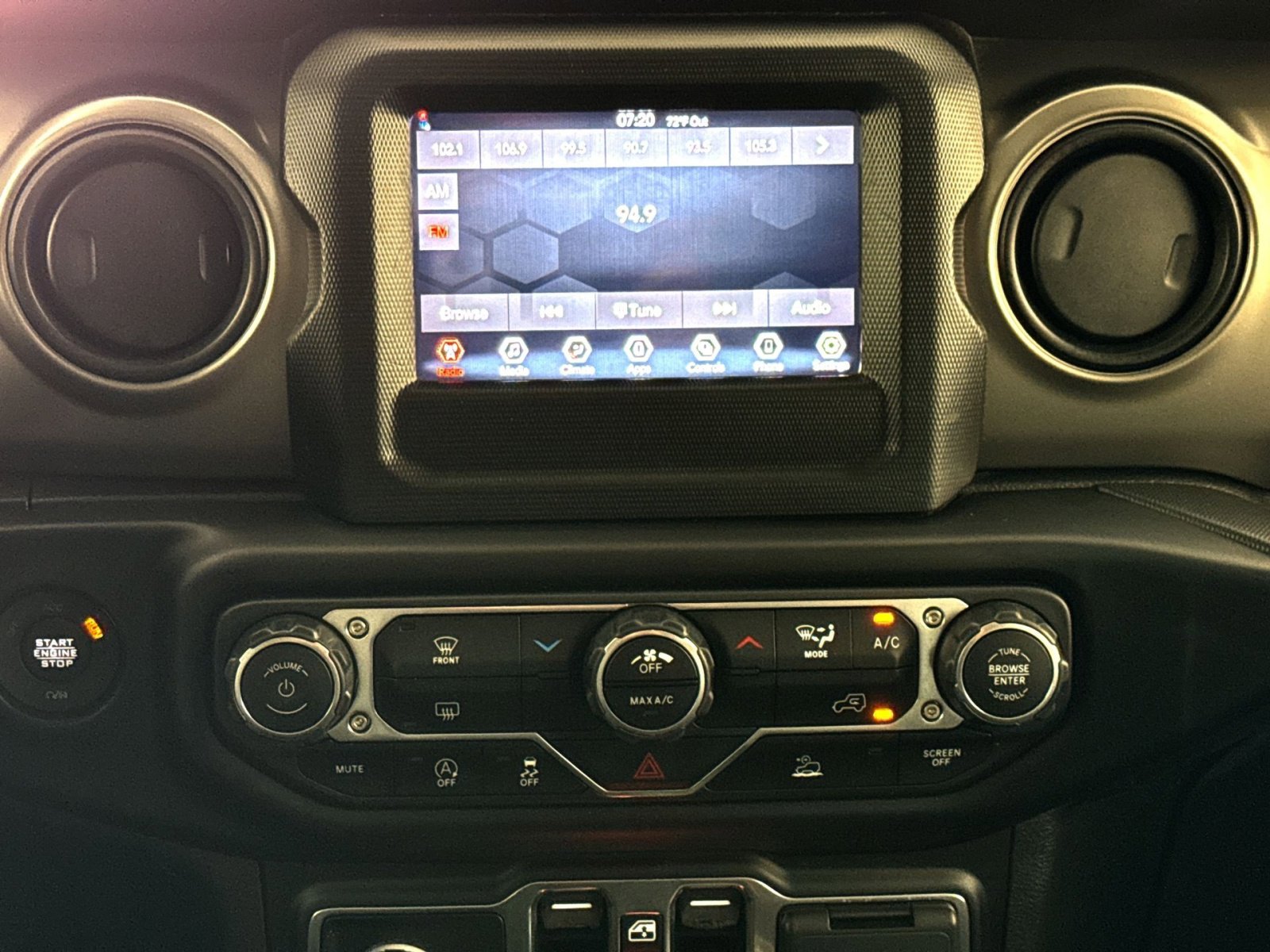 Used 2023 Jeep Wrangler Unlimited Sport AWD/4WD image 18
