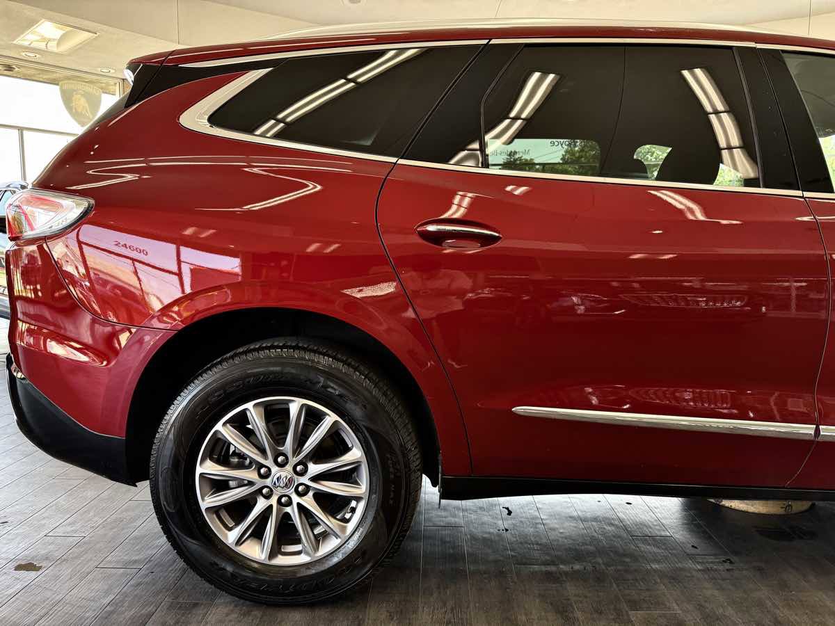 Used 2024 Buick Enclave Premium image 11