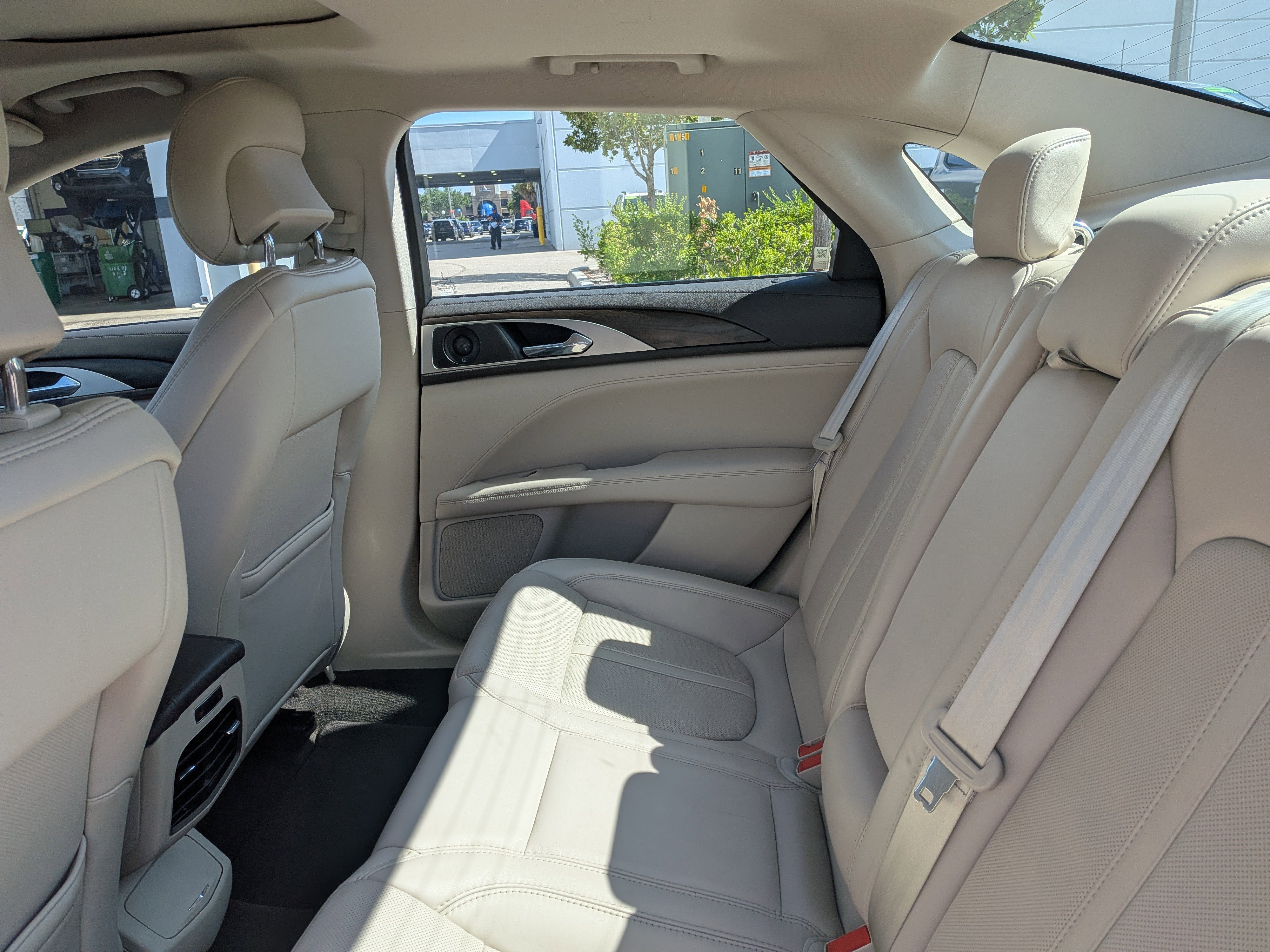 Used 2019 Lincoln MKZ Reserve FWD image 13
