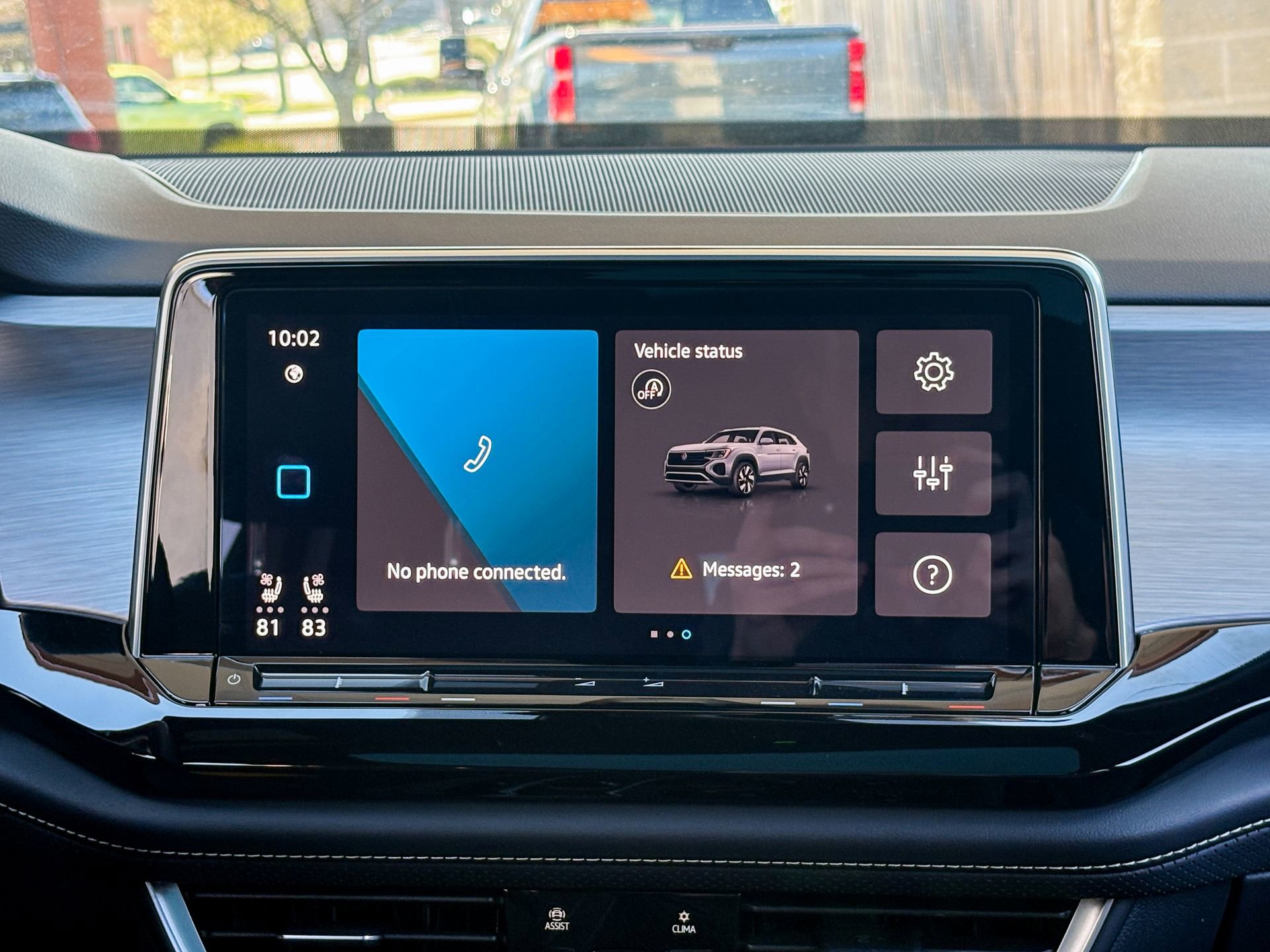 Used 2025 Volkswagen Atlas Cross Sport SE w/ Panoramic Sunroof Package image 27