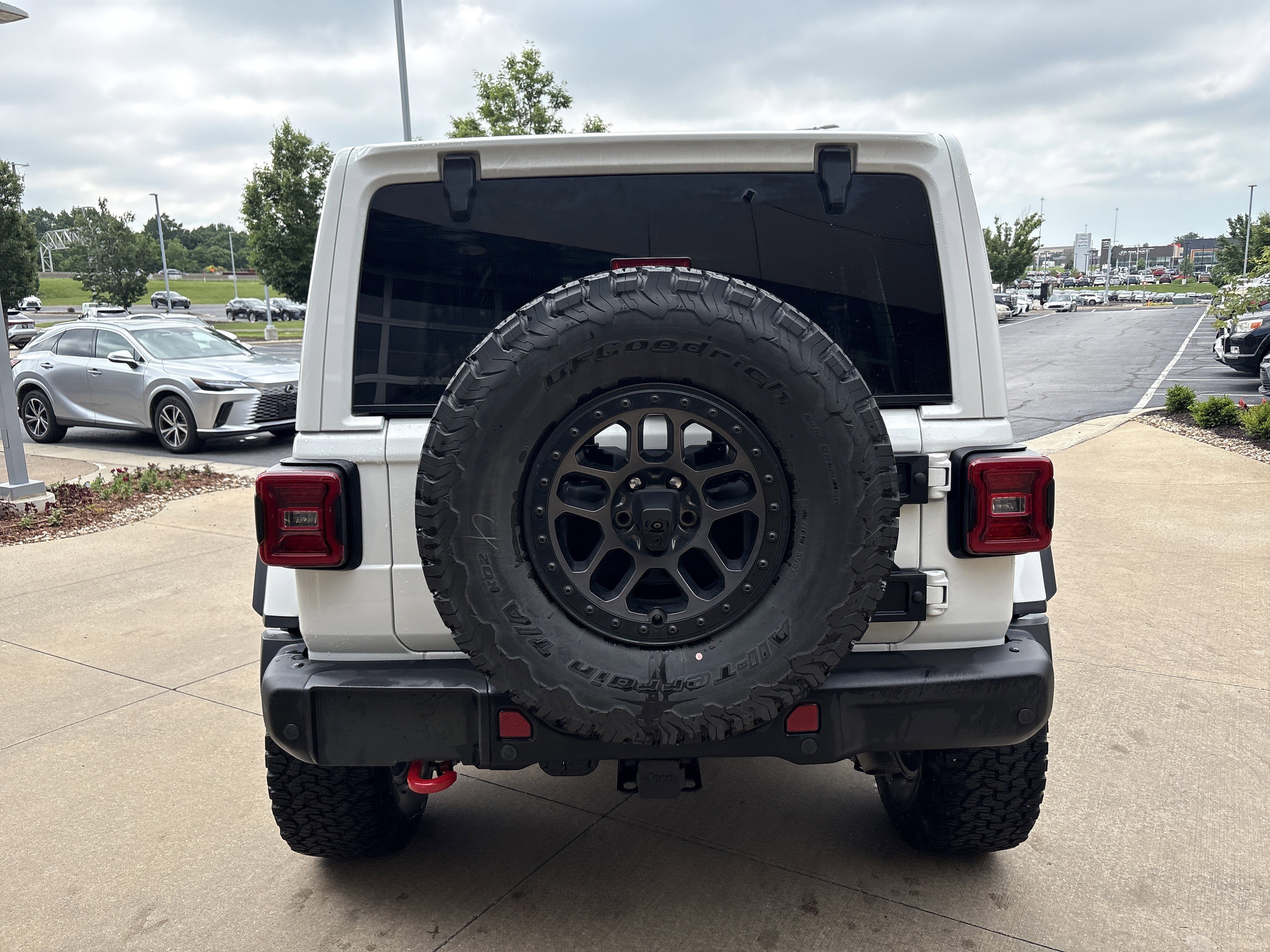 Used 2022 Jeep Wrangler Unlimited Rubicon w/ Xtreme Recon 35" Tire Package AWD/4WD image 9