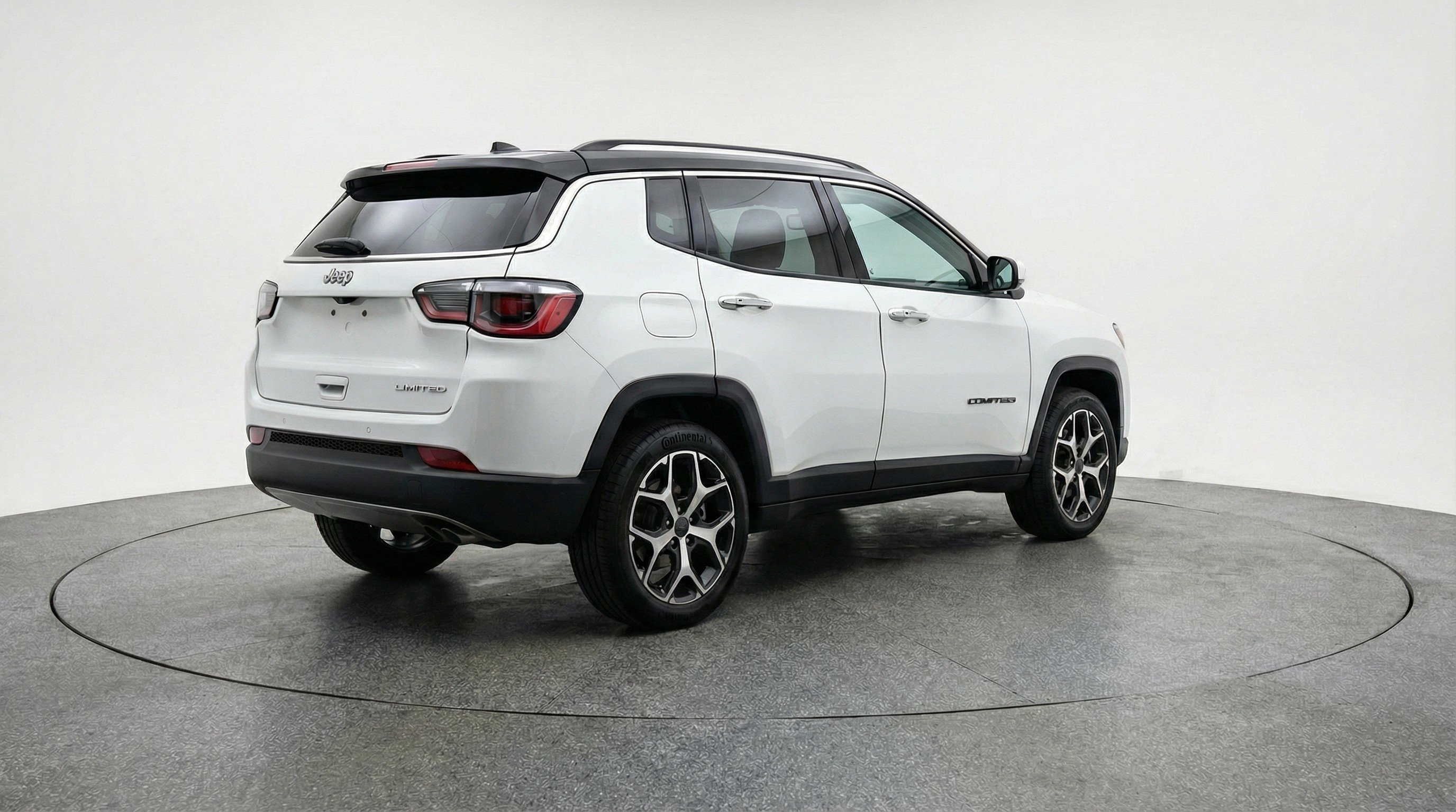 Used 2025 Jeep Compass Limited image 9