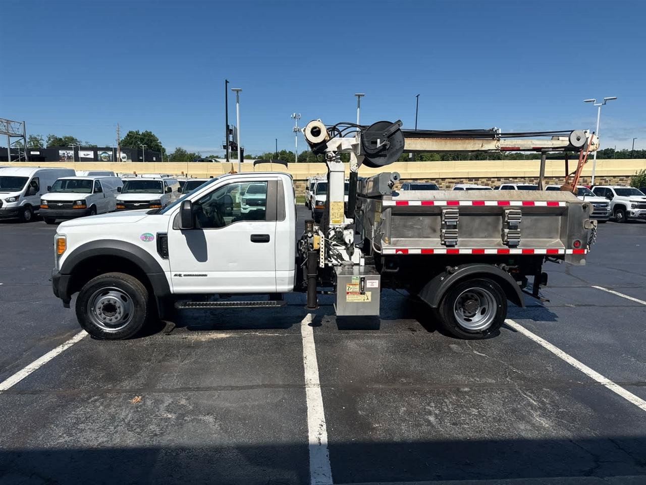 Used 2017 Ford F550 2WD Regular Cab Super Duty image 5
