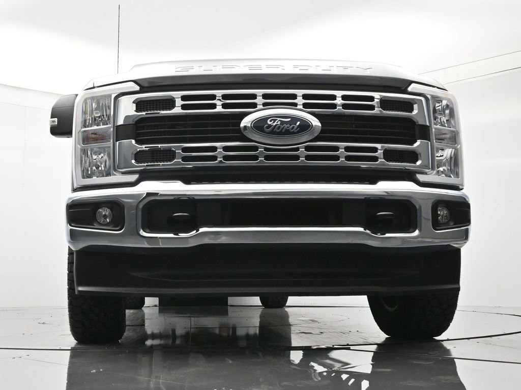 Used 2025 Ford F250 XLT image 38