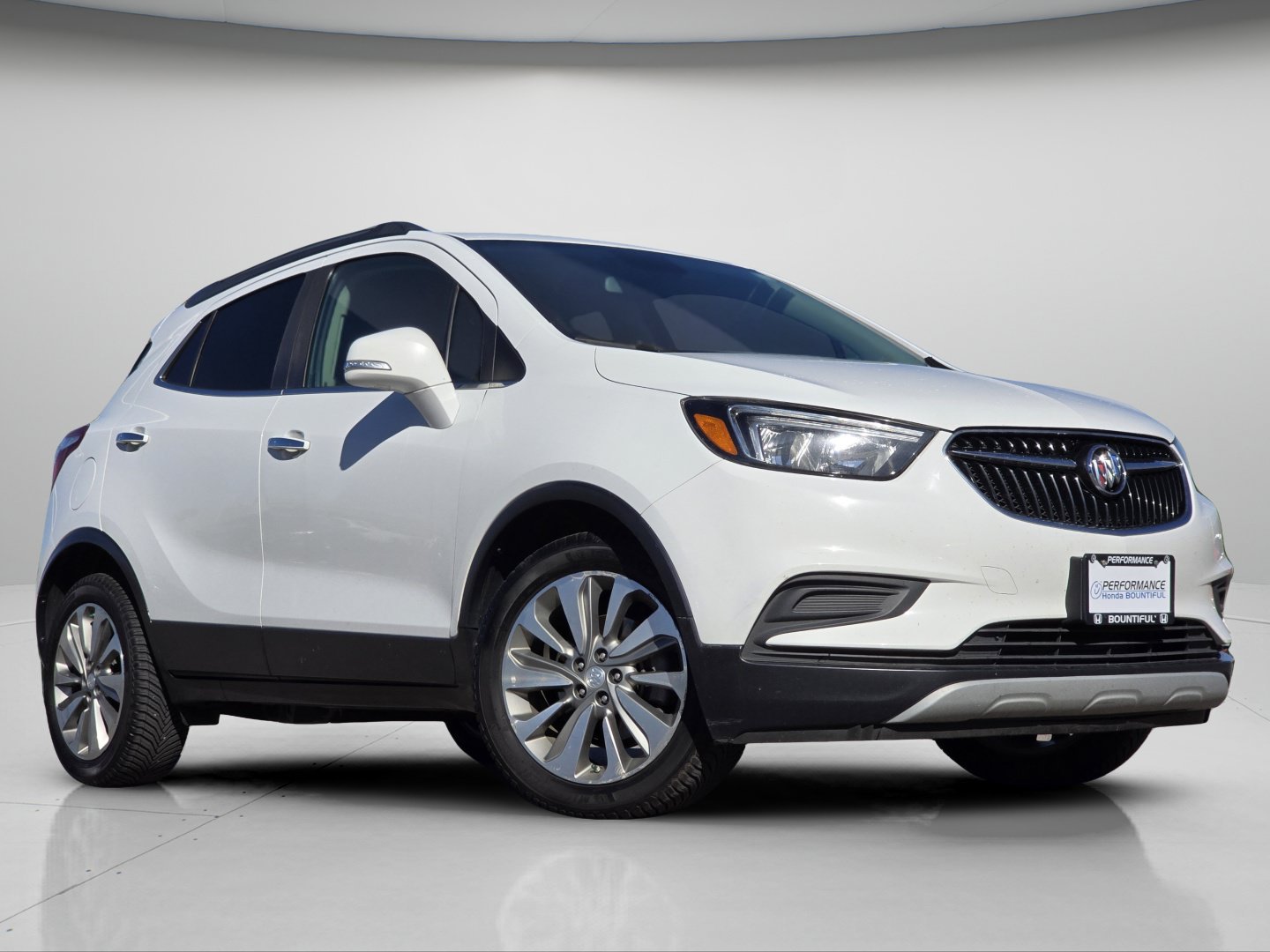 Used 2018 Buick Encore Preferred FWD image 2