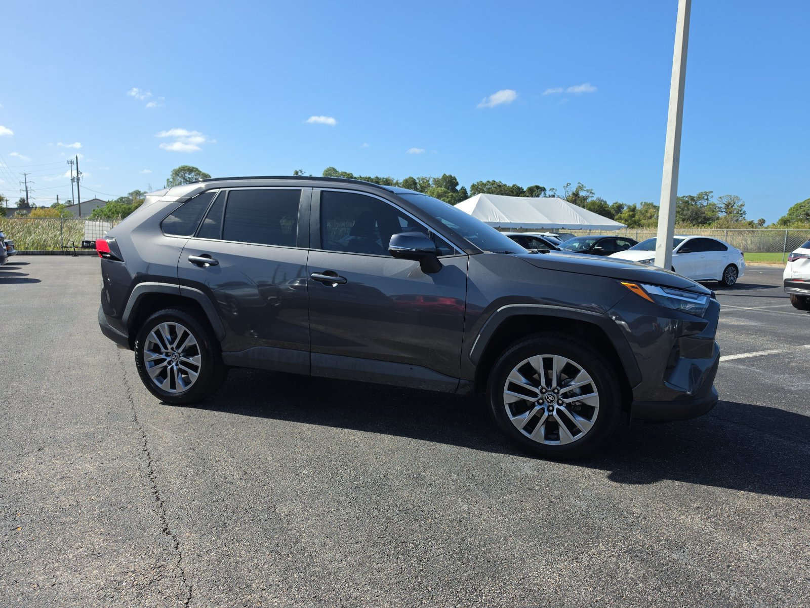 Used 2022 Toyota RAV4 XLE Premium AWD/4WD image 2