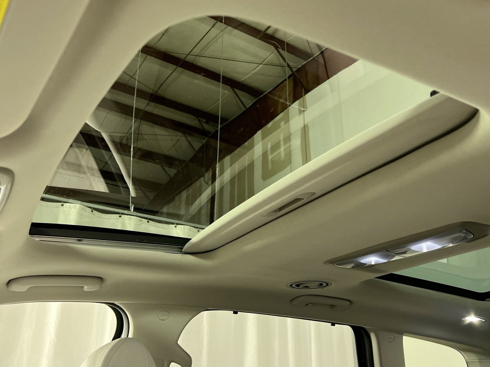 Used 2023 Kia Telluride SX image 25