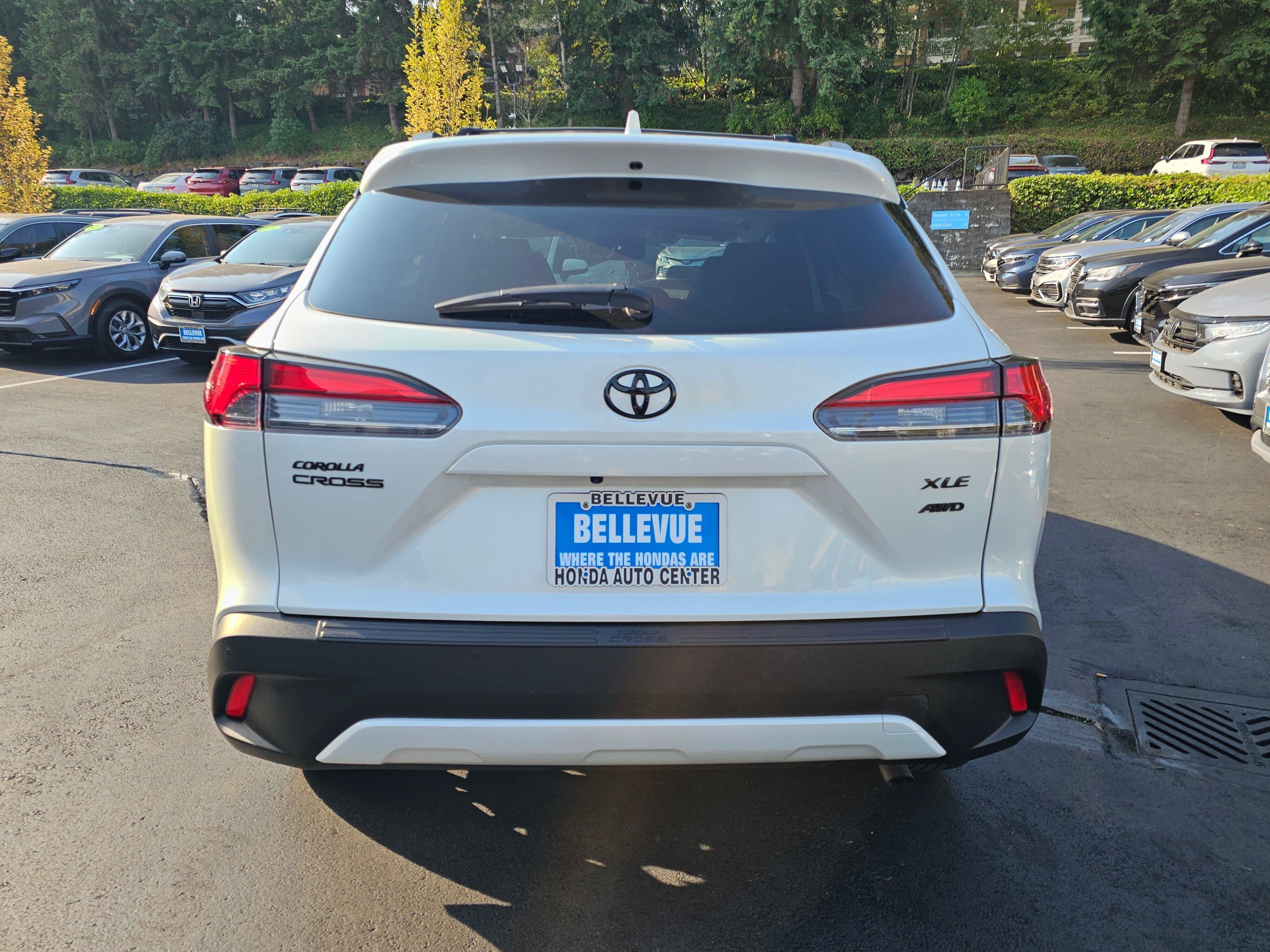 Used 2023 Toyota Corolla Cross XLE w/ Convenience Package AWD/4WD image 6