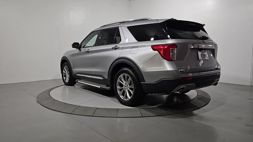 Used 2021 Ford Explorer Limited w/ Equipment Group 301A AWD/4WD image 3