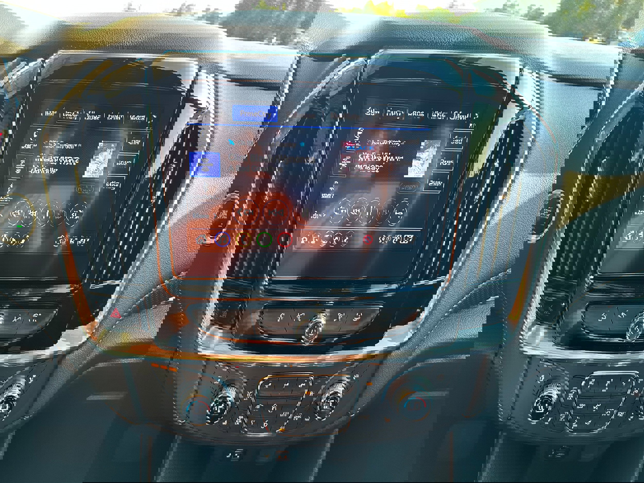 Used 2023 Chevrolet Traverse Premier image 15