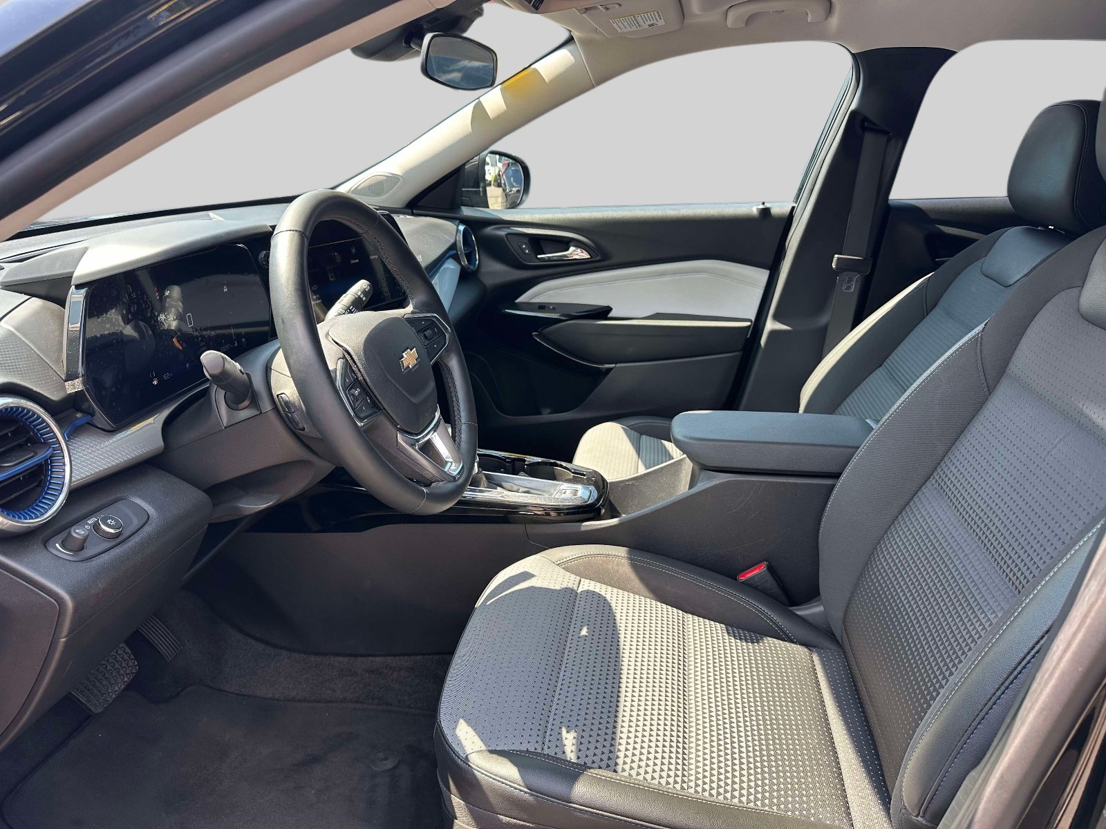 Certified 2024 Chevrolet Trax LT w/ Driver Confidence Package FWD image 14