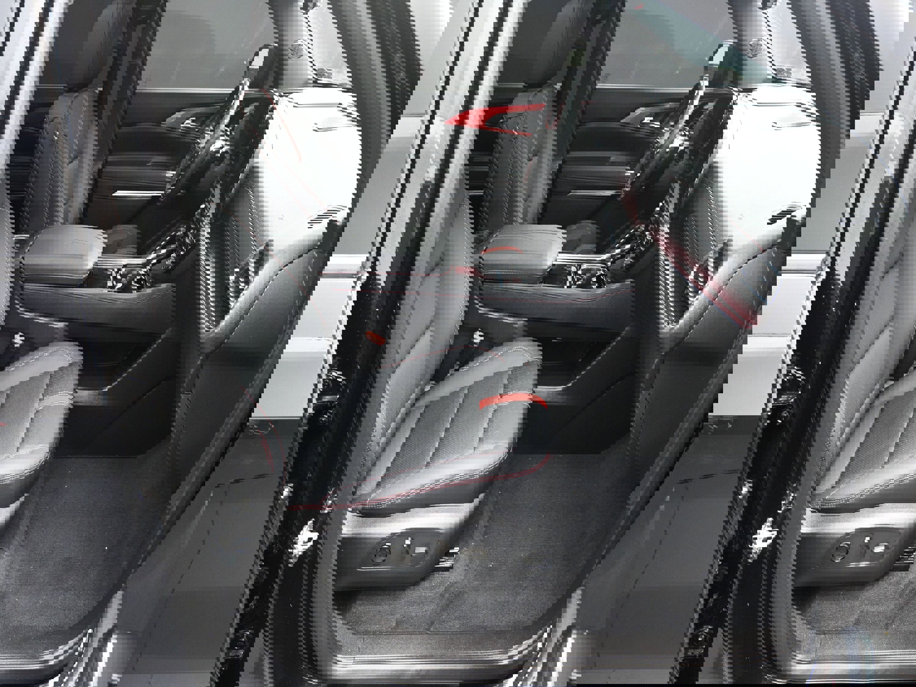 Certified 2024 Chevrolet Traverse RS w/ LPO, Floor Liner Package image 36