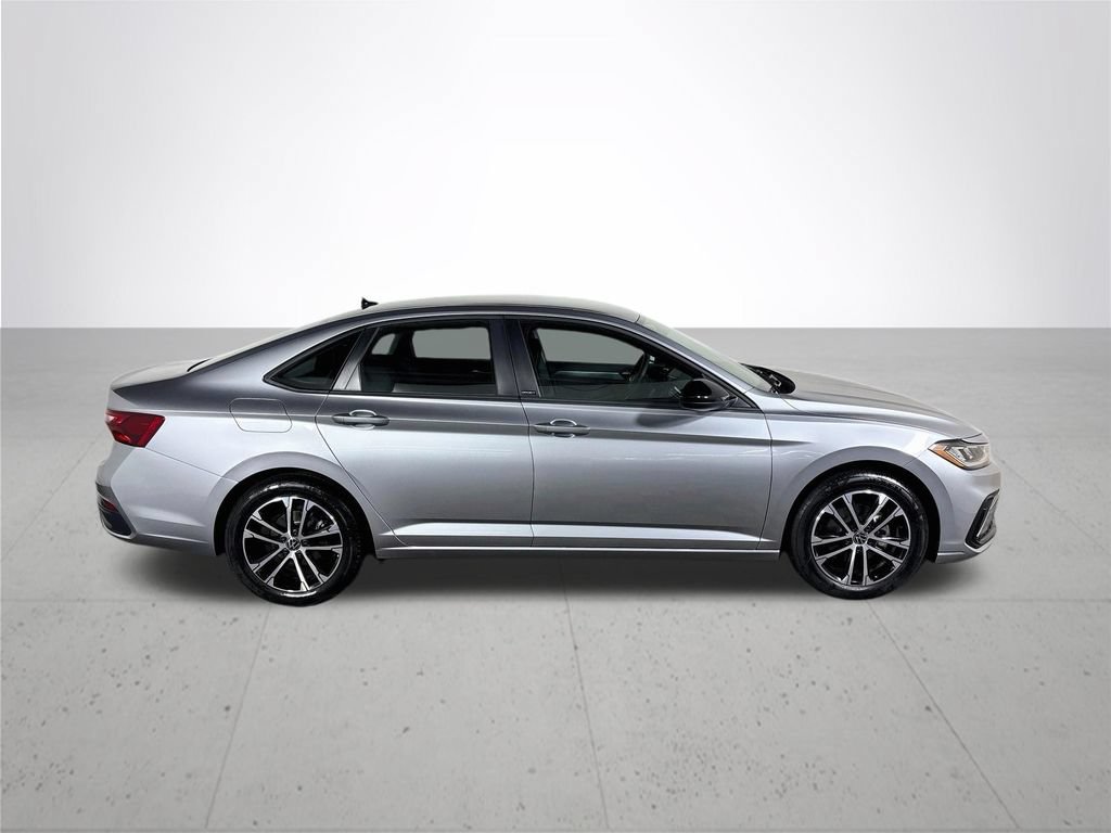 Used 2025 Volkswagen Jetta Sport FWD image 7