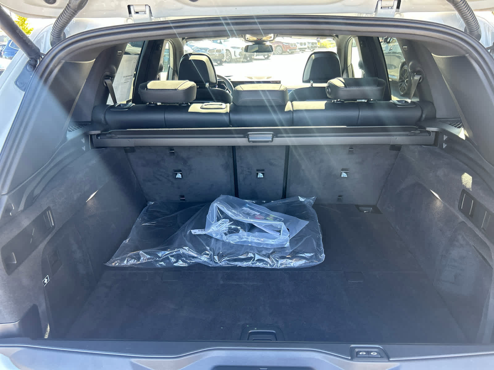 Used 2026 BMW X5 xDrive50e w/ M Sport Package image 15